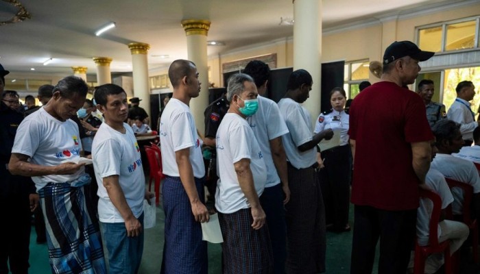 ​Myanmar leader to visit Malaysia after migrant returns begin