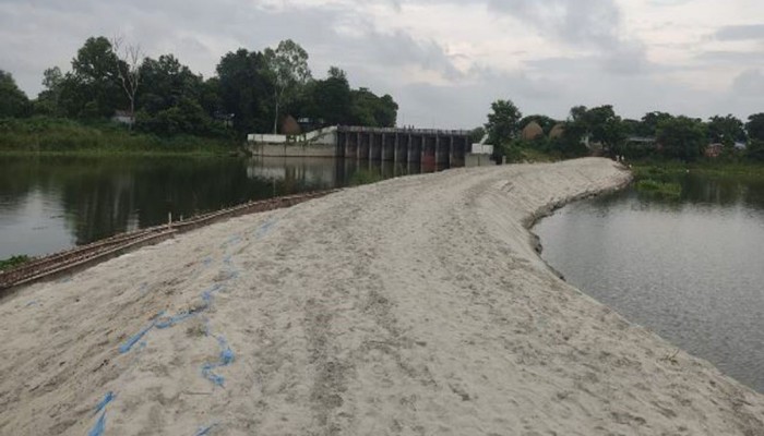 Rautara flood control embankment turn to a ‘money-making trap’ for WDB officials, contractors over the years!