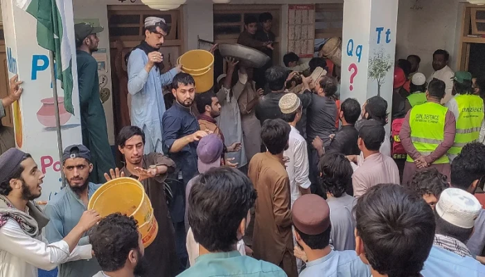 Pakistan school roof collapse kills 28