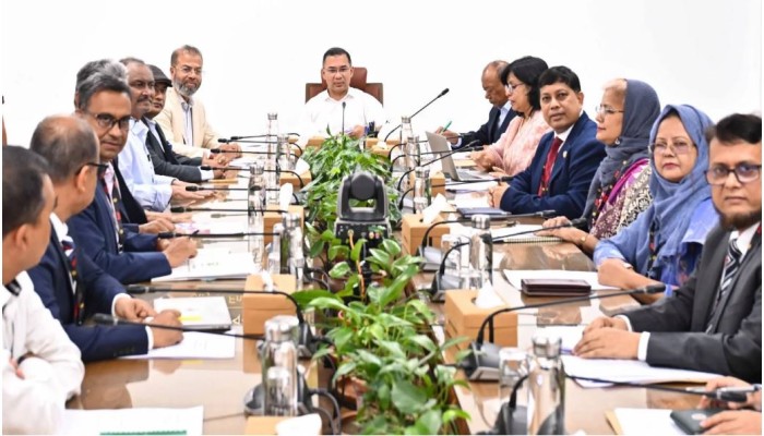​PM urges officials to go beyond duties to protect environment