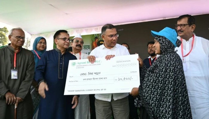 ​PM provides Tk12cr incentives to sugarcane farmers in Rajshahi region