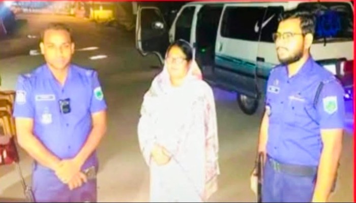 ​Jubo Mohila League leader detained at Sona Masjid immigration checkpost