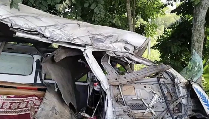 ​Bus-ambulance collision in Faridpur kills 3