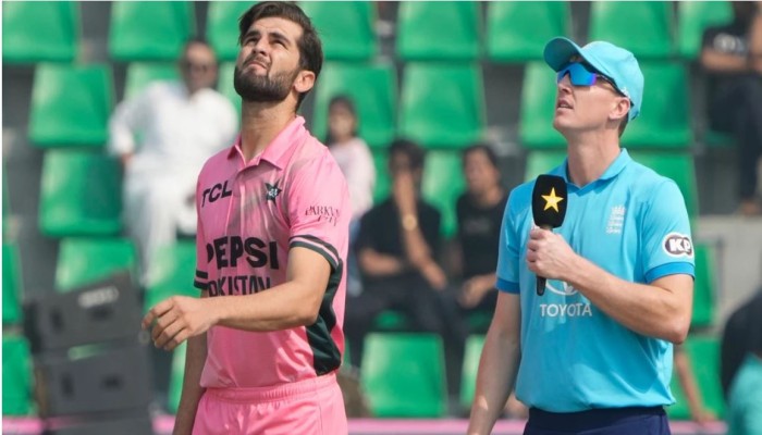 ​Pakistan elects to field against England in tri-series ODI