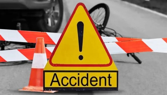 ​Child among five killed as lorry hits stranded bus in Sitakunda